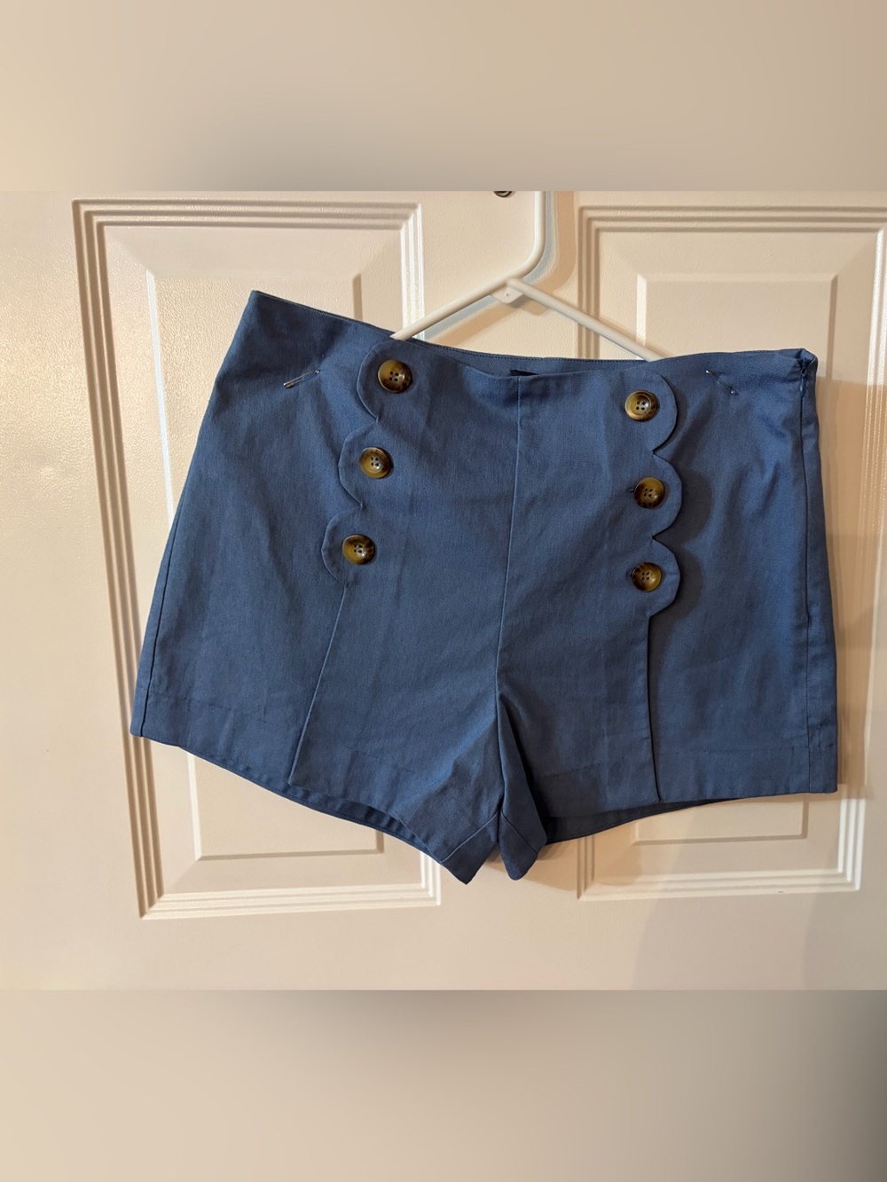Scalloped High-Waist Shorts in Blue